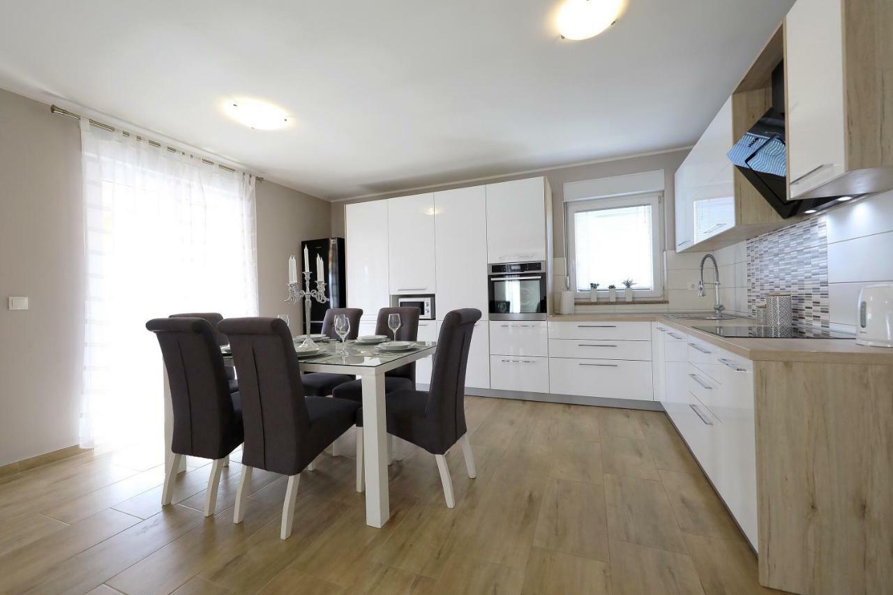 Holiday House Mia Murvica  Экстерьер фото